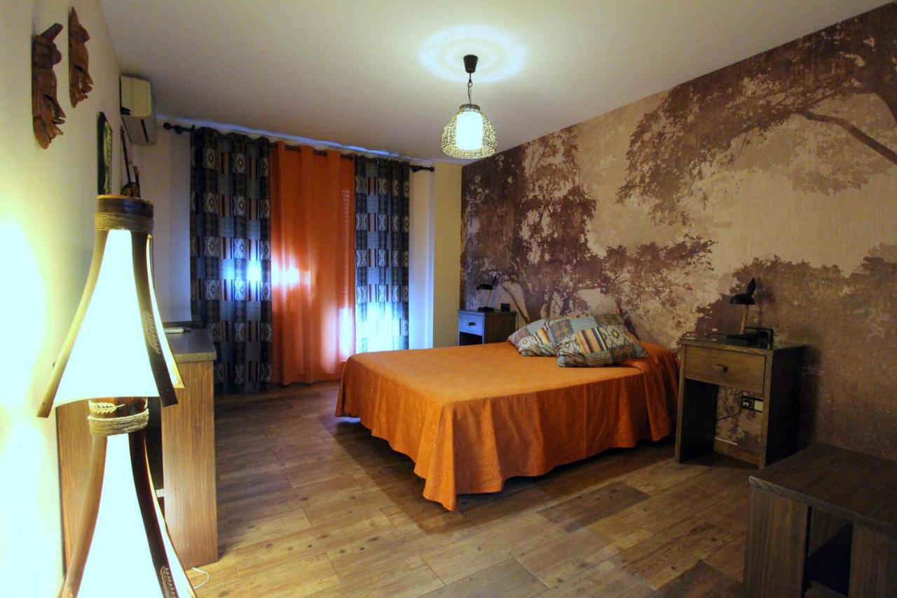 Hostal Mont Royal 阿利坎特 外观 照片