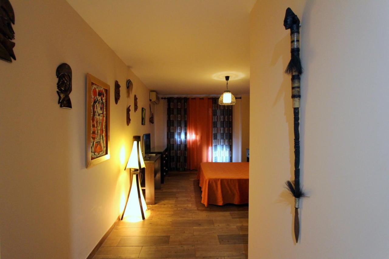 Hostal Mont Royal 阿利坎特 外观 照片